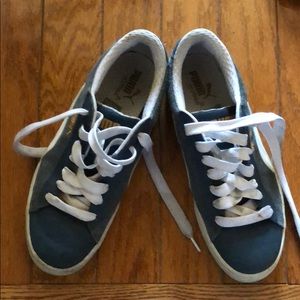 Blue Suede pumas